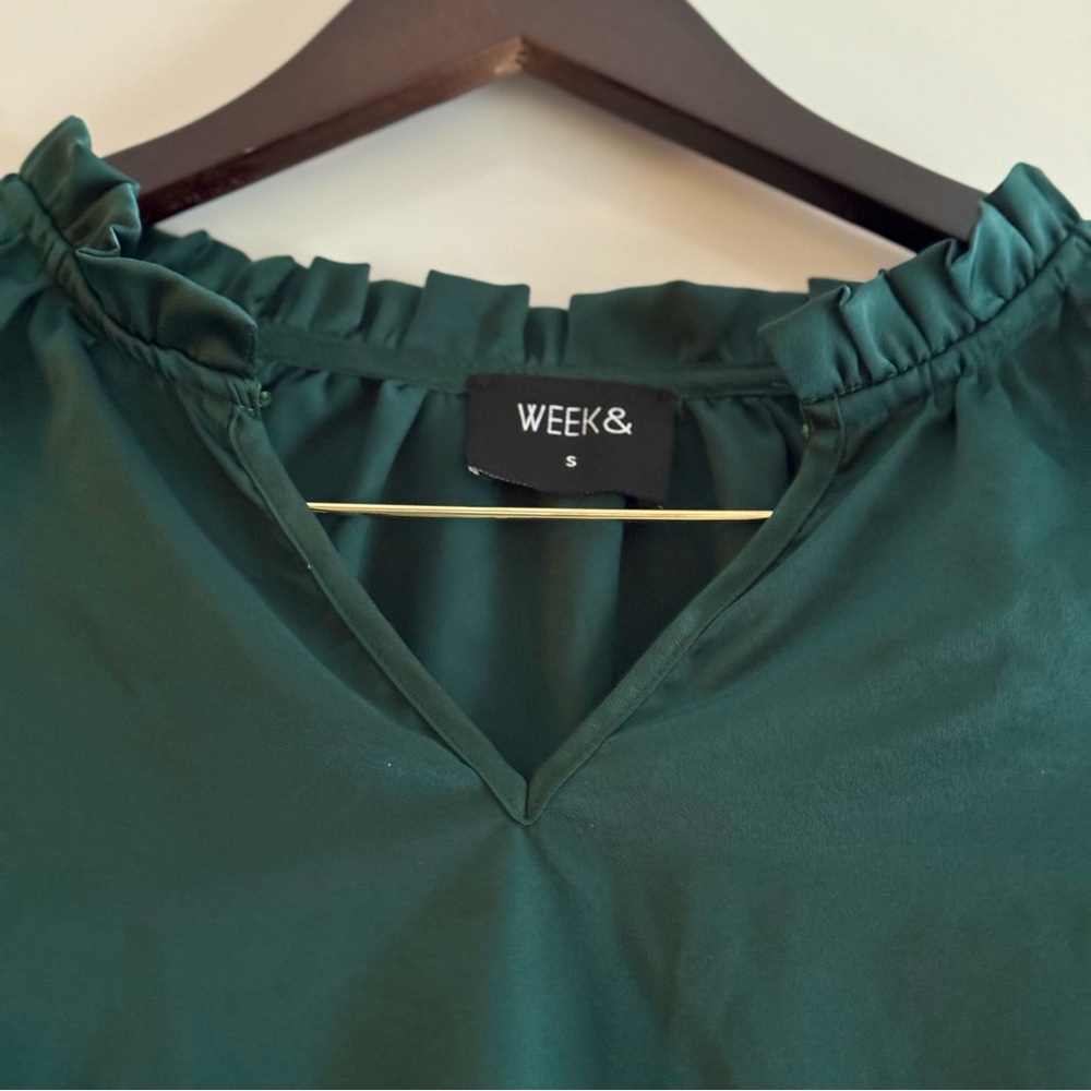 Week& Green Ruffle Sleeve Women's Top - Picture 7 of 11